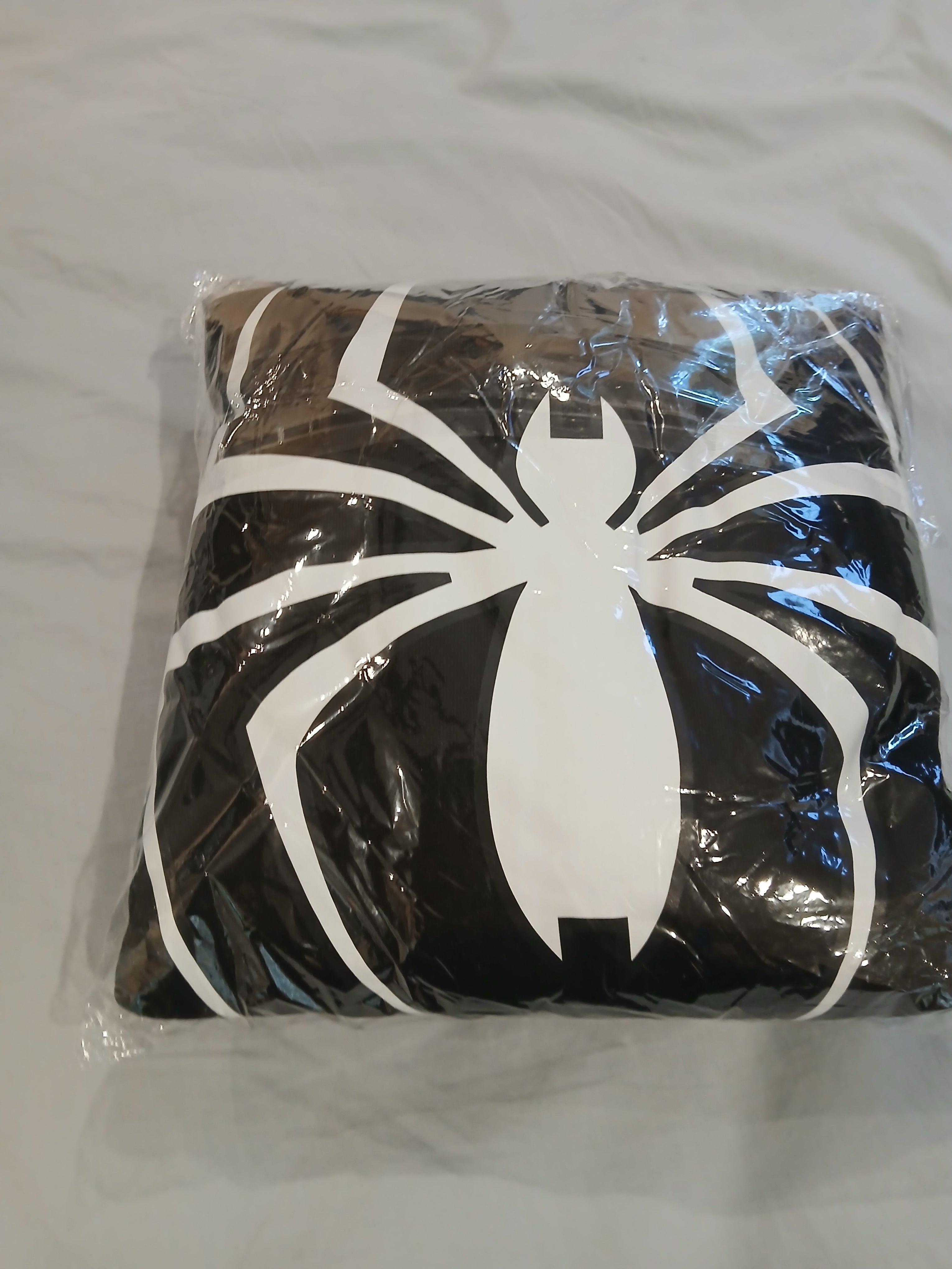 Y2K Spider Graphic Full-Zip Hoodie – Brand New / Sealed