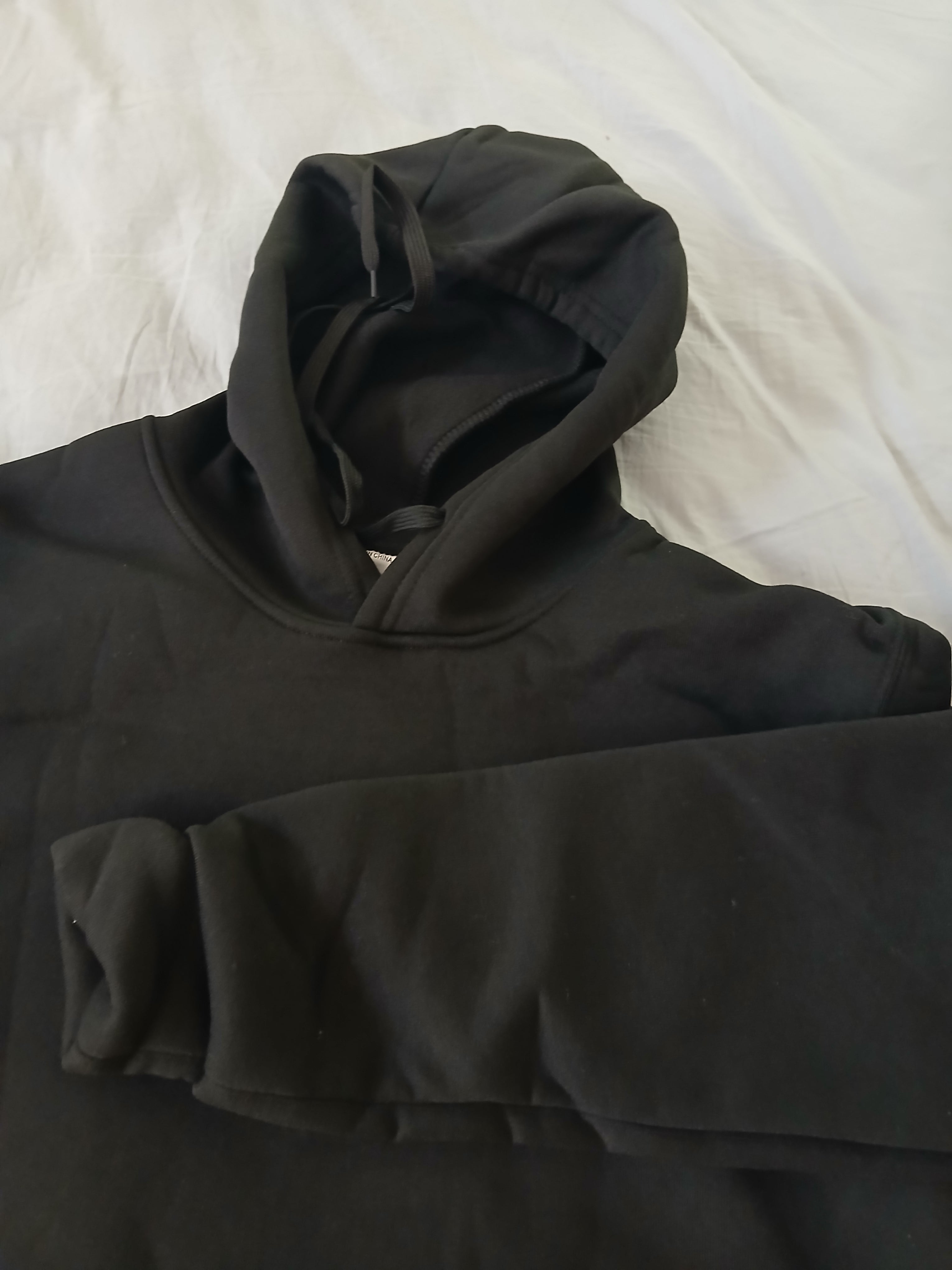 Classic All-Black Blank Hoodie – Size L (New)
