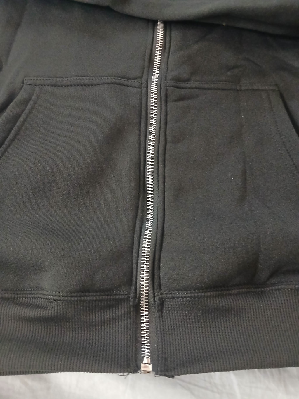 Classic All-Black Blank Hoodie – Size L (New)