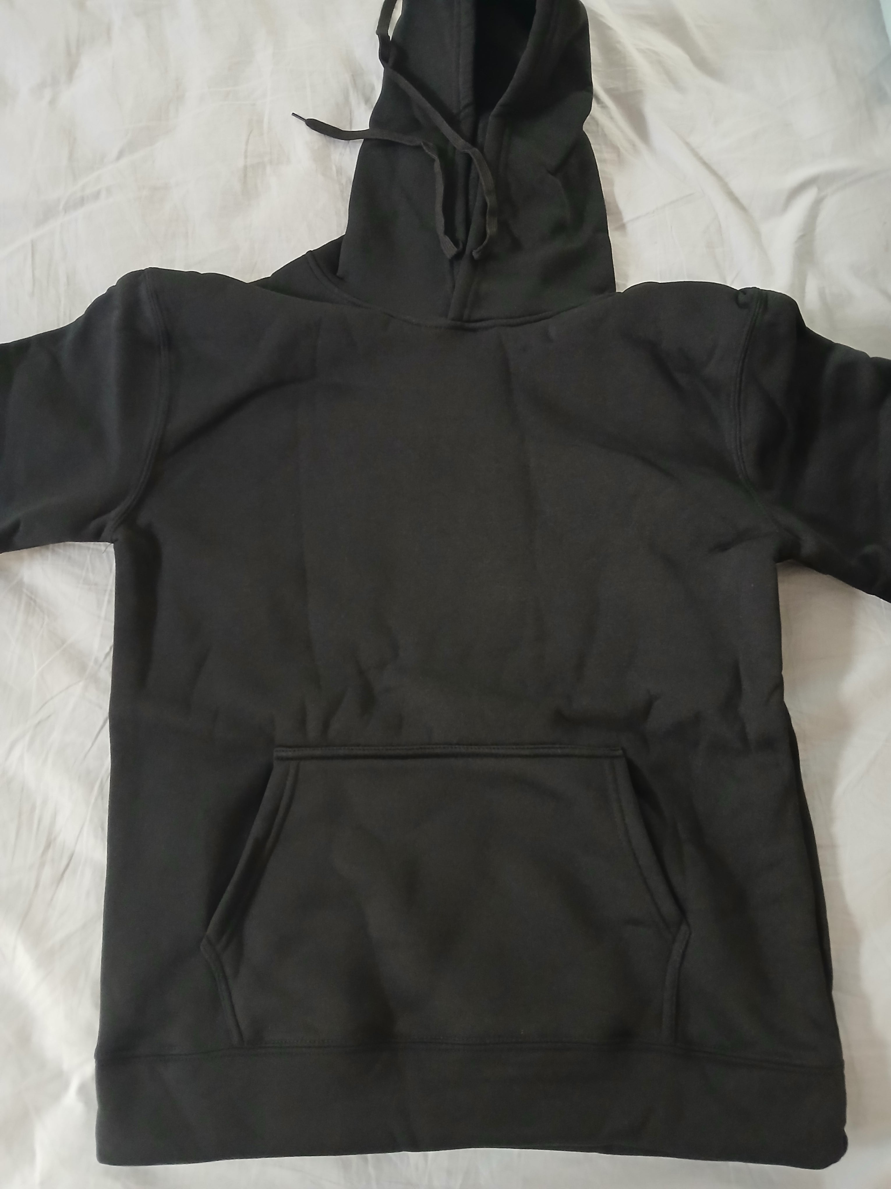 Classic All-Black Blank Hoodie – Size L (New)