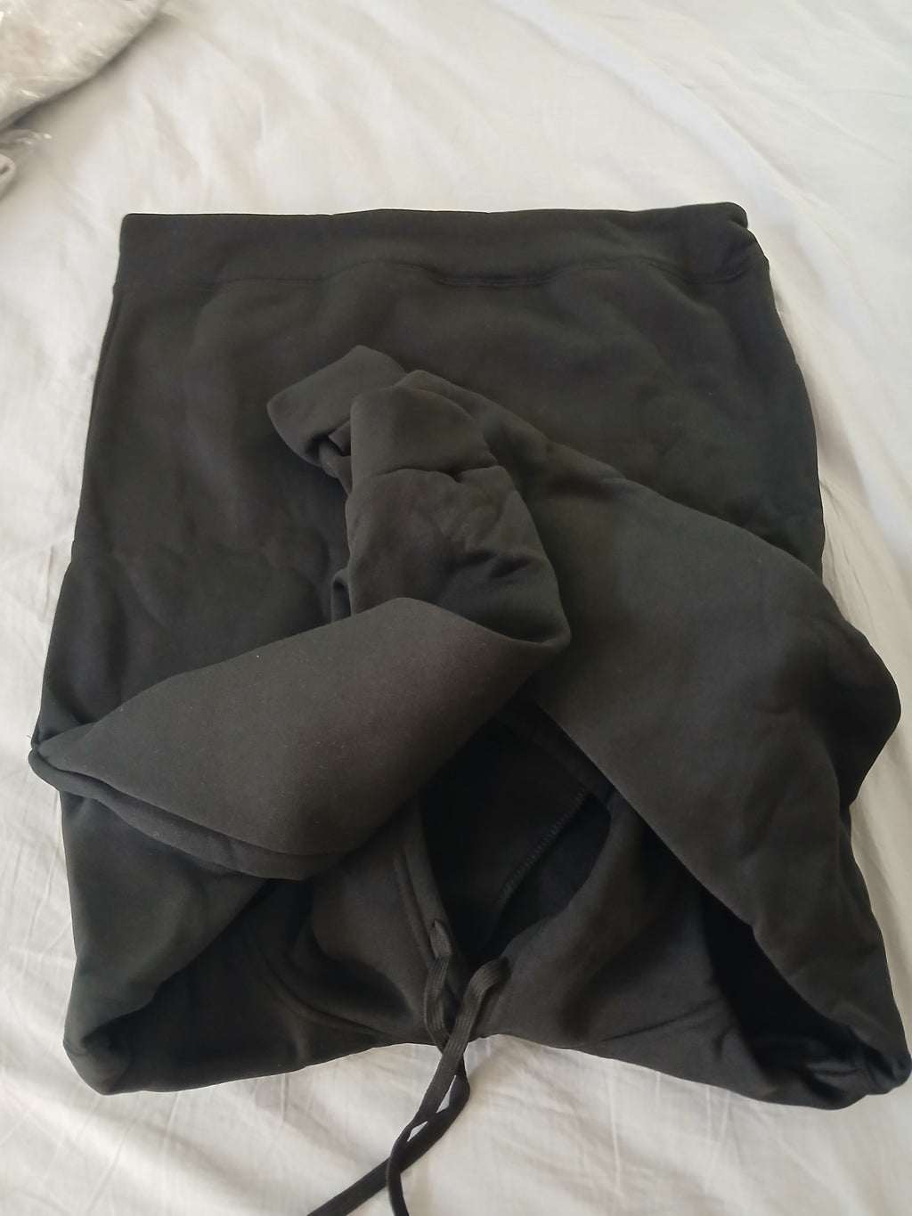 Classic All-Black Blank Hoodie – Size L (New)