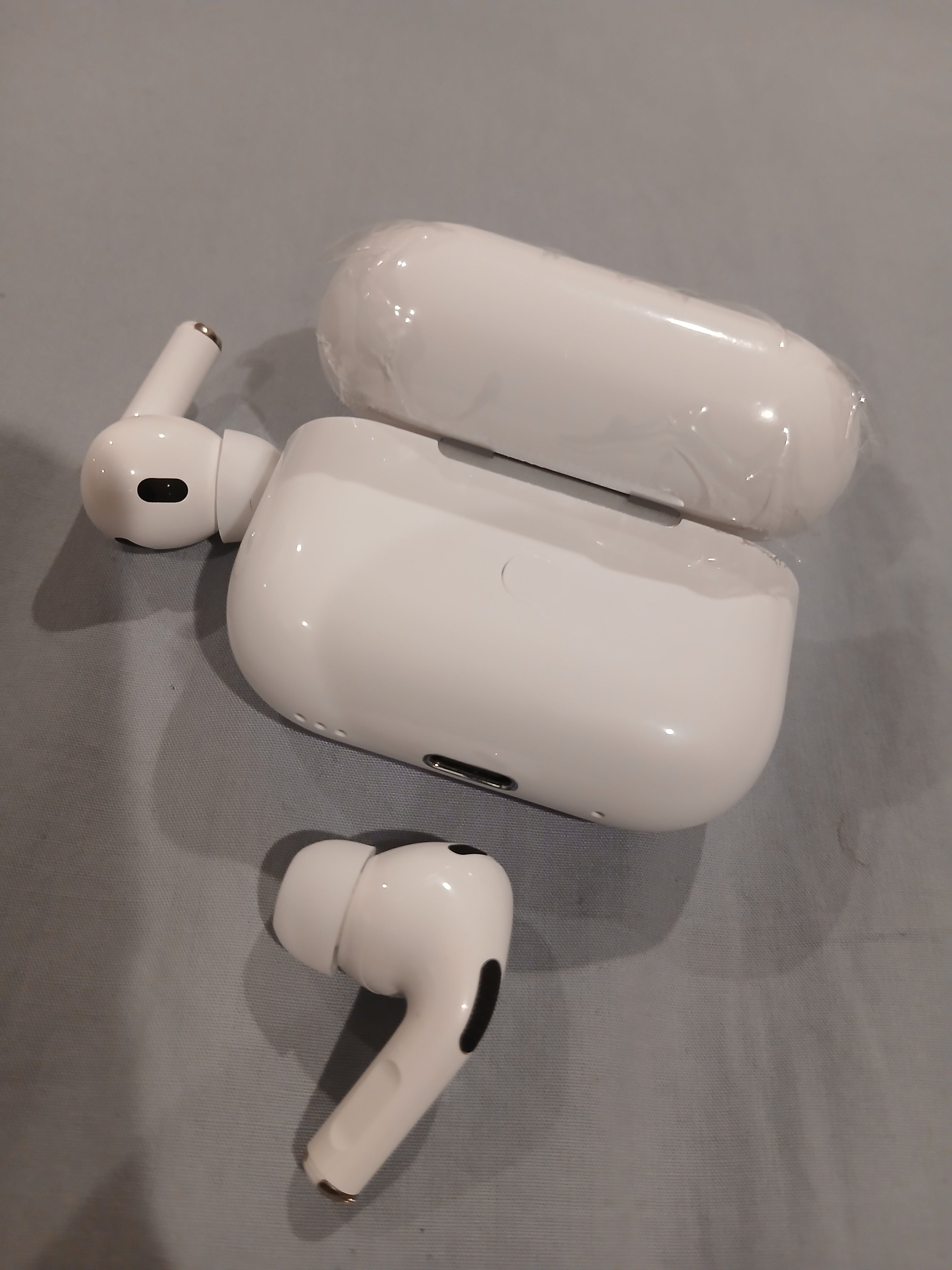Apple AirPods Pro (2nd Generation) – Brand New / Open Box